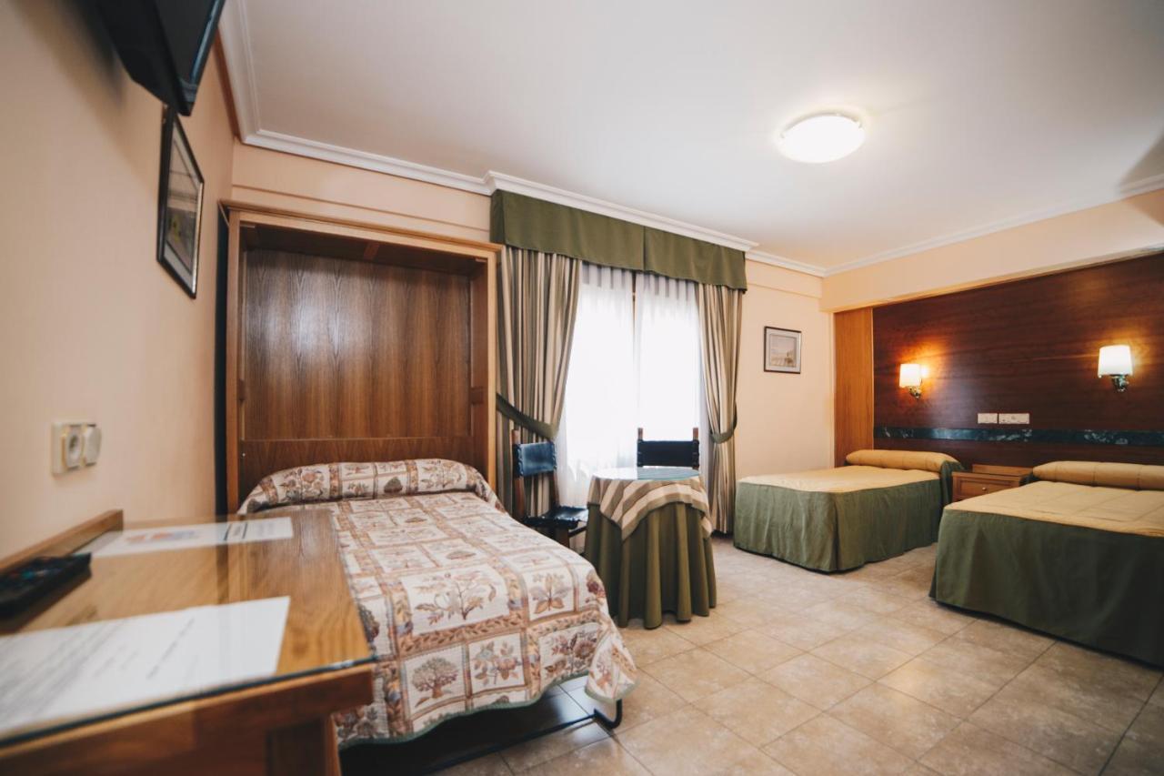 Gavilanes 2 Toledo Otel Dış mekan fotoğraf