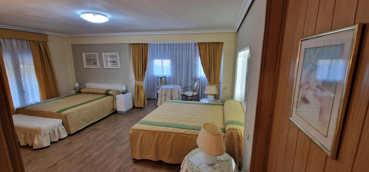 Gavilanes 2 Toledo Otel Dış mekan fotoğraf