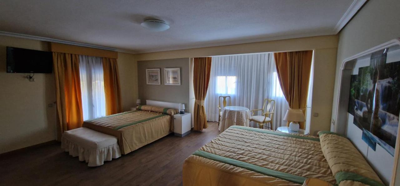 Gavilanes 2 Toledo Otel Dış mekan fotoğraf