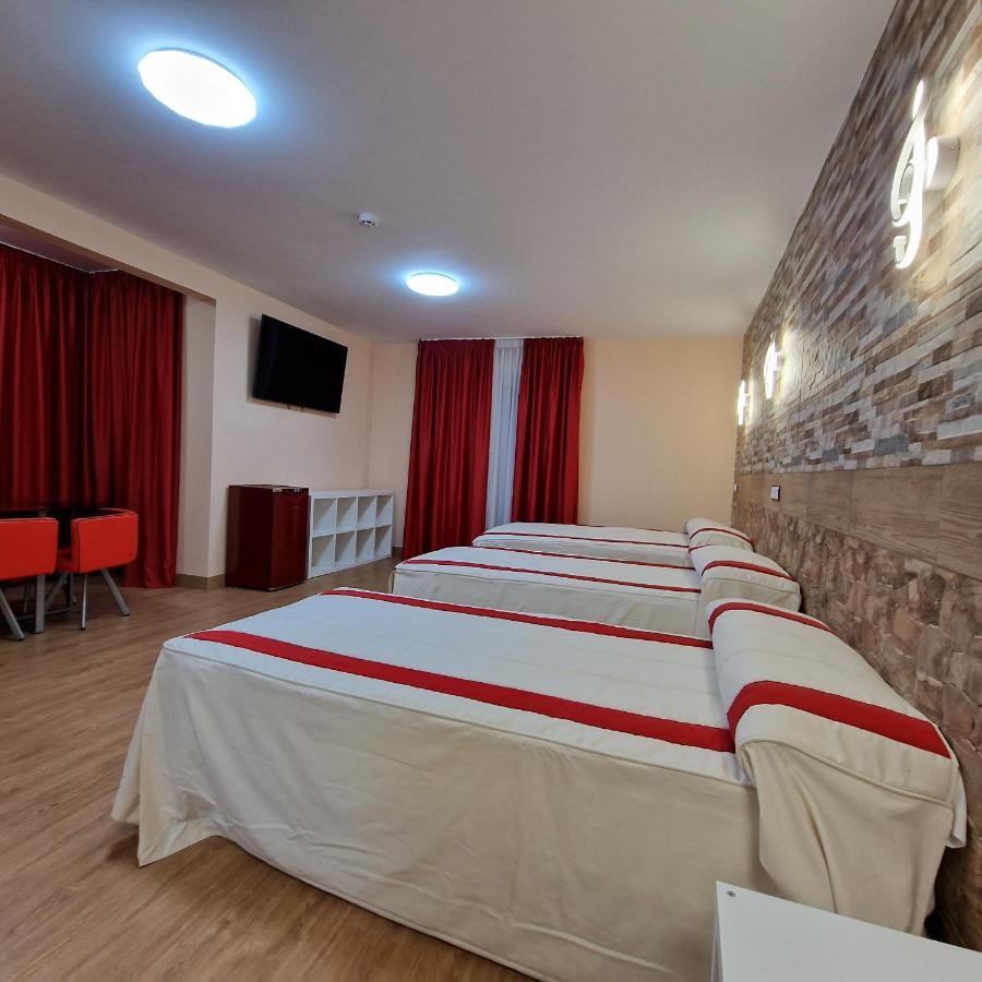 Gavilanes 2 Toledo Otel Dış mekan fotoğraf