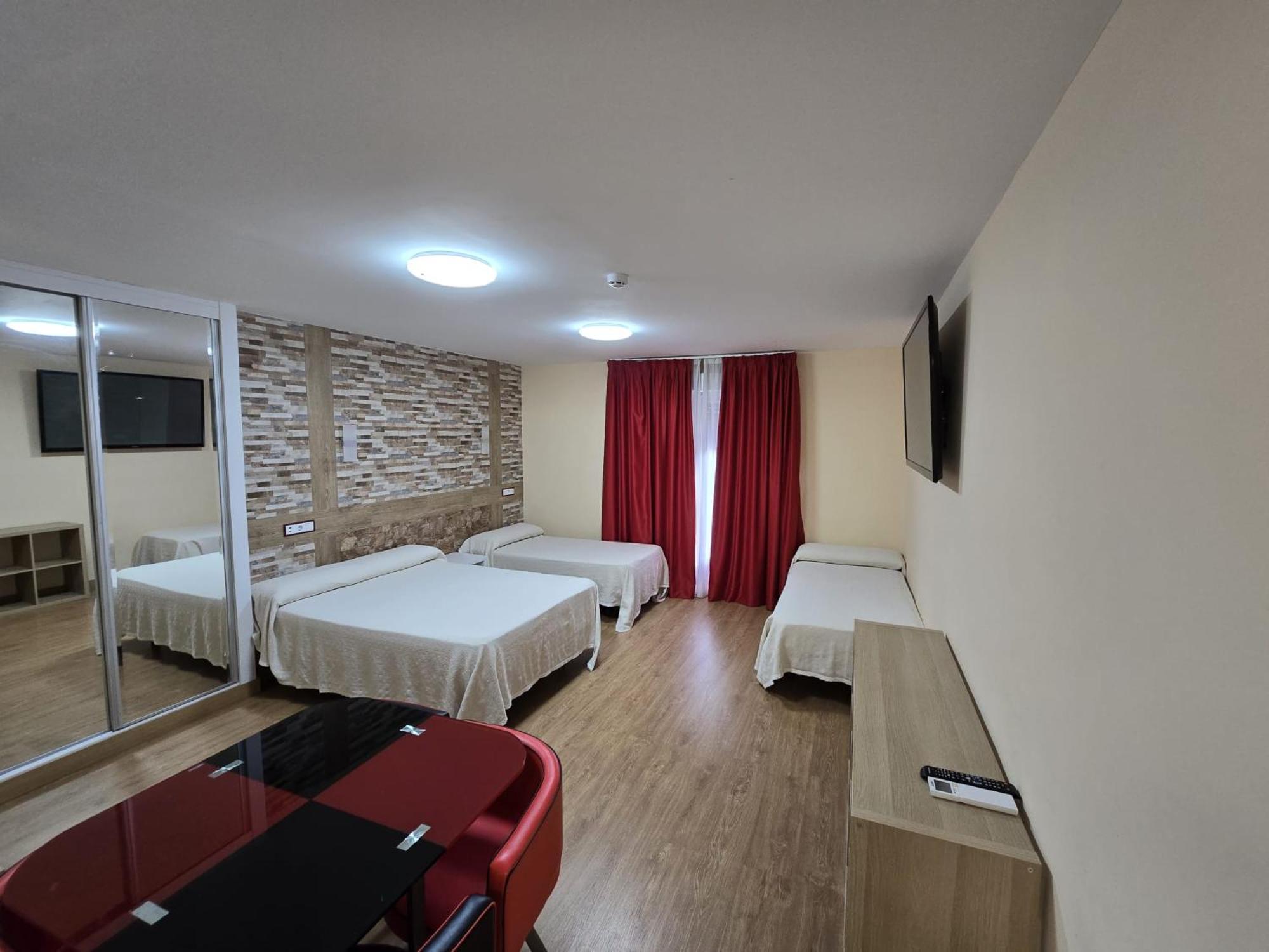 Gavilanes 2 Toledo Otel Dış mekan fotoğraf