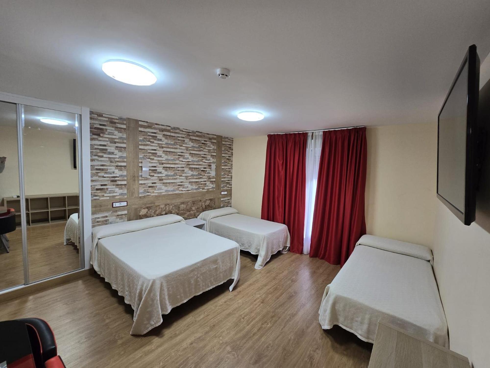 Gavilanes 2 Toledo Otel Dış mekan fotoğraf